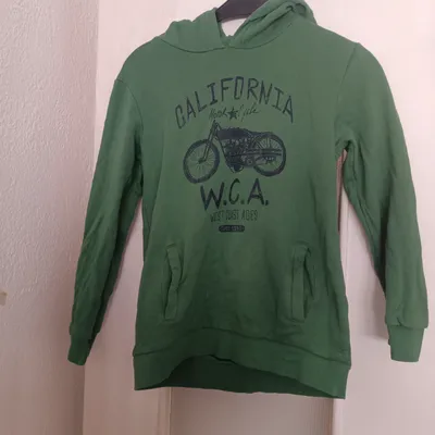 Sweat vert 12 ans à 8€